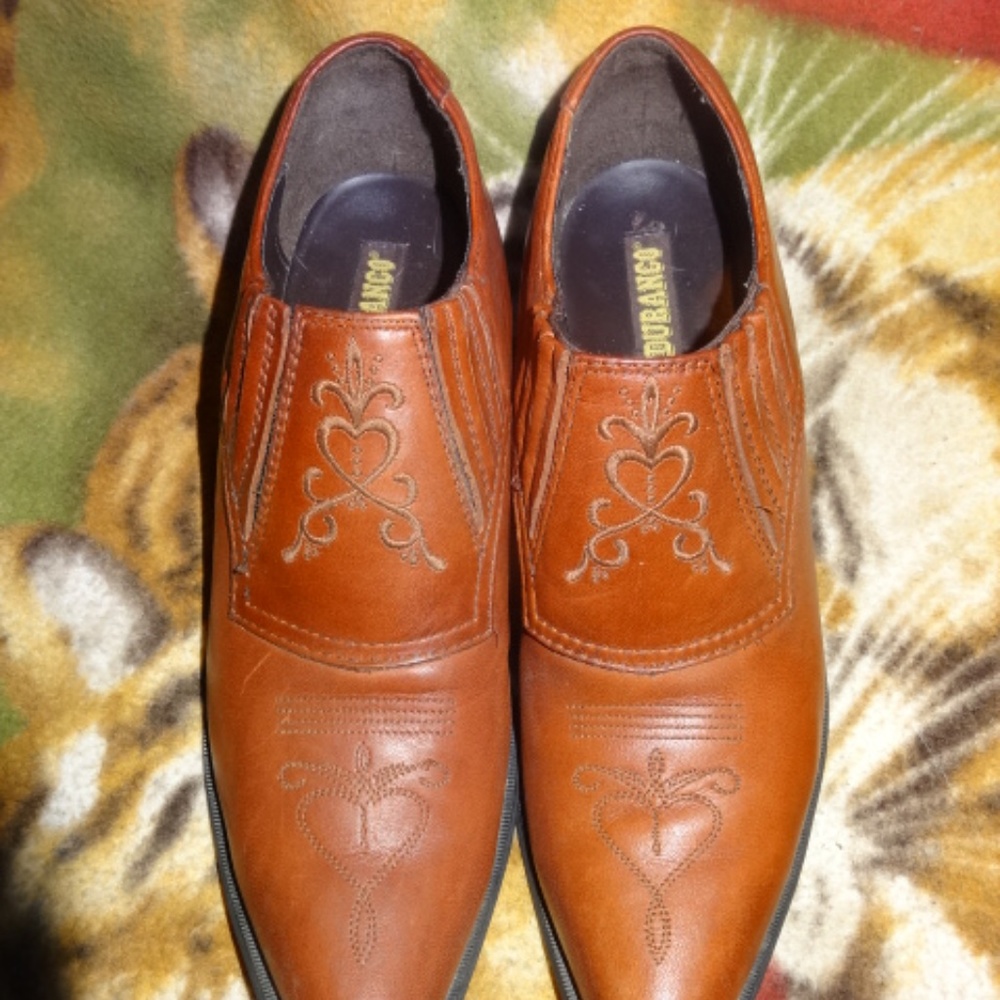 Women's Durango Cowboy Looking Shoes Size 8